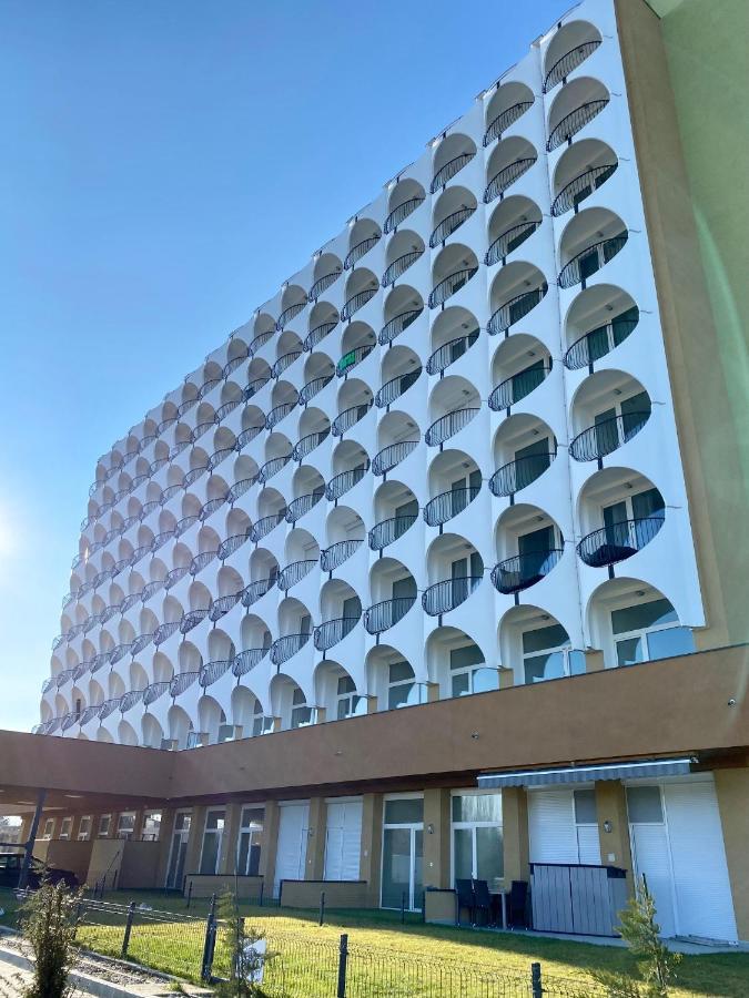 Sunset Beach Apartman Сиофок Екстериор снимка